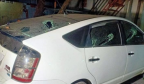柬埔寨4名嫌犯持剑追砍汽车，警察开两枪逮捕到3人