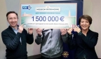 法国青年中150万欧元大奖 称将继续工作.