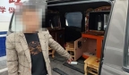 二手面包车内摆两台赌博游戏机成“移动赌场”，四川荣县两人被抓现行！