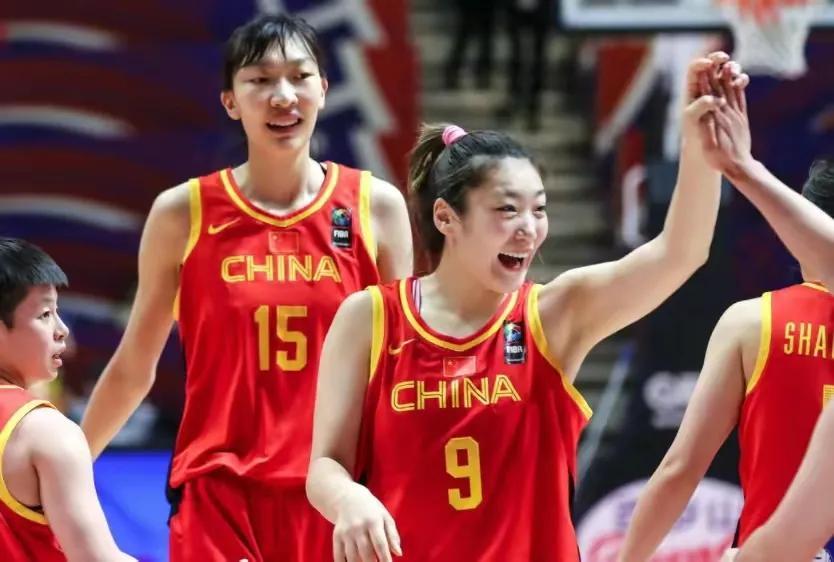 巾帼英雄再出征，中国女篮誓夺世界杯入场券，期待更上一层楼