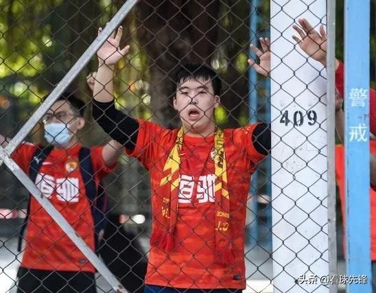 中超队遇解散、重罚、禁令，中国足球危机四伏