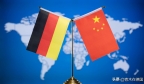 德国前总理：中国正快速崛起，美国害怕失去霸权，正走向尽头