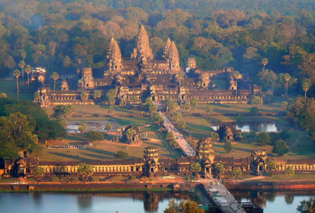 柬埔寨有多混乱？“黄赌毒”泛滥成灾，为何会沦落成这个样子？