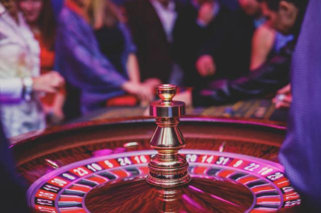 疫情美国体育博彩和网络赌博创新高，传统赌场却收入锐减31%