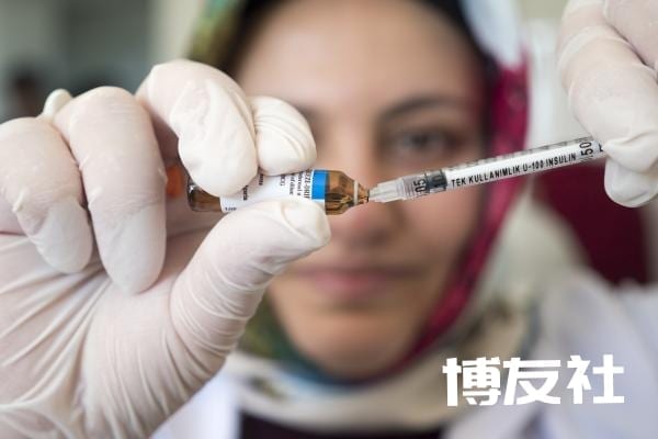 老挝继续封到5月！全民疫苗接种，外国人也可以打，4月防疫新政出炉