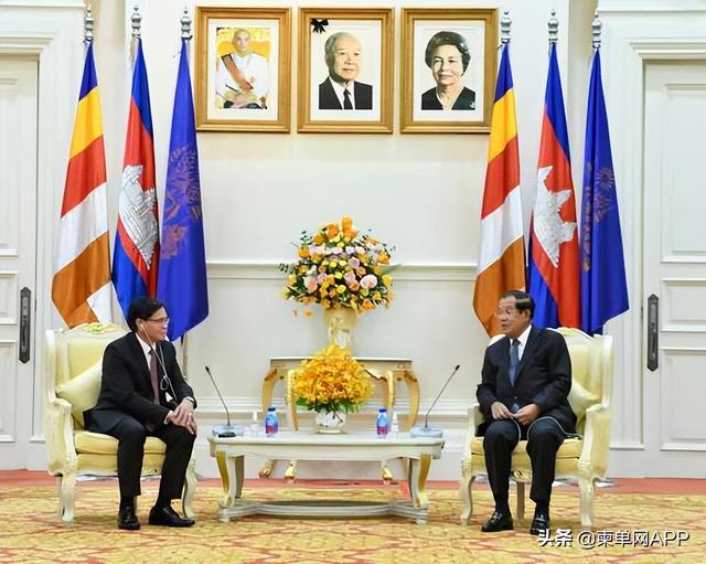 柬埔寨洪森总理希望老挝大力发展两国边境贸易