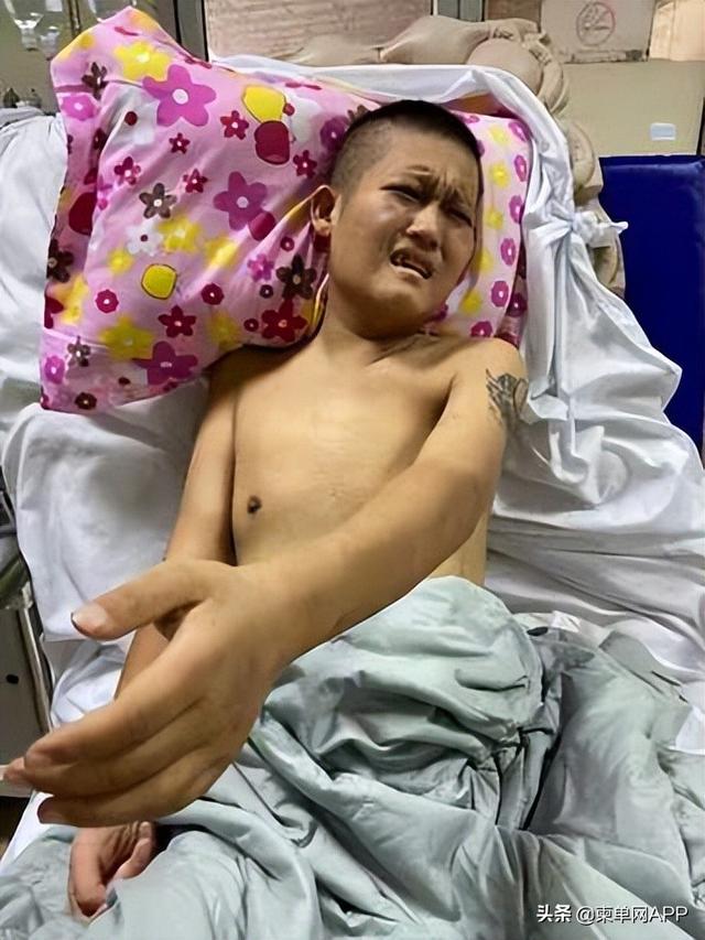 在柬埔寨生病不重视，中国小伙拖成肾衰竭
