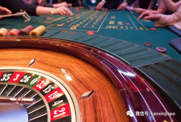 中国男子沉迷赌博，为逃避债主追债，两次用假护照入境新加坡，被判坐牢加鞭刑