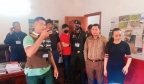 与妻子吵架后乱鸣多枪，柬埔寨一男子于自家别墅被逮捕