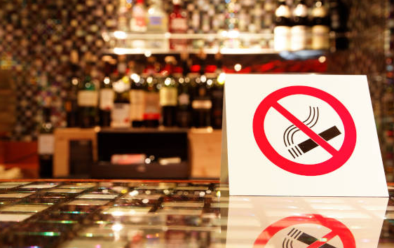 赌场工人拒绝在赌场吸烟的新部分禁令
