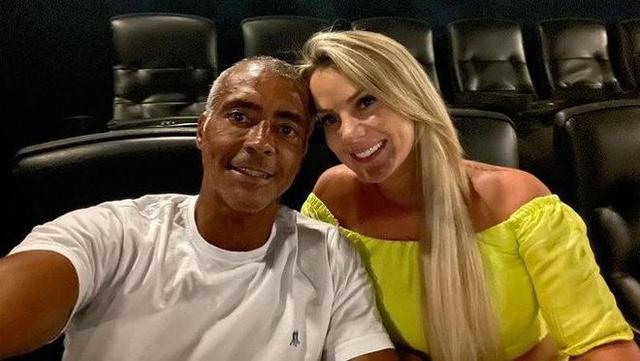 罗马尼奥与女友分手！56岁球星恢复单身，曾交往七个月，如今互删