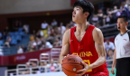 好消息！中国篮球新星收到名校邀请，韦德当老板有不同感触
