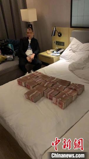 重庆警方侦破一起特大跨境网络赌博案 涉案资金流水2.2亿元.