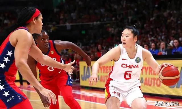 NBA晚报：中国女篮获得亚军，詹皇称适合任何教练，波特伤到腿筋