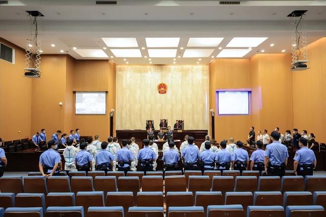被告人张宁宁等34人犯开设赌场罪、非法经营罪等三起案件一审宣判