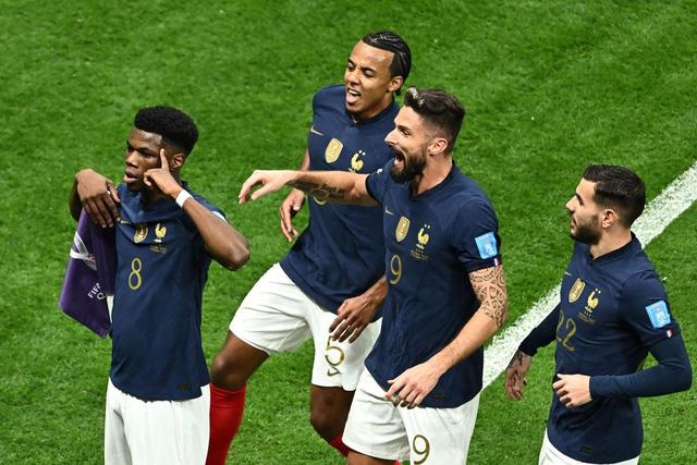 世界杯8分钟2次争议！法国受益，英格兰怒了，裁判遭恶搞