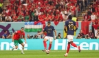 法国2-0淘汰摩洛哥闯入世界杯决赛，更衣室疯狂庆祝，本泽马发文