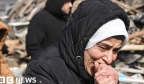 土耳其地震：幸存者的选择——室内危险还是室外冰冻