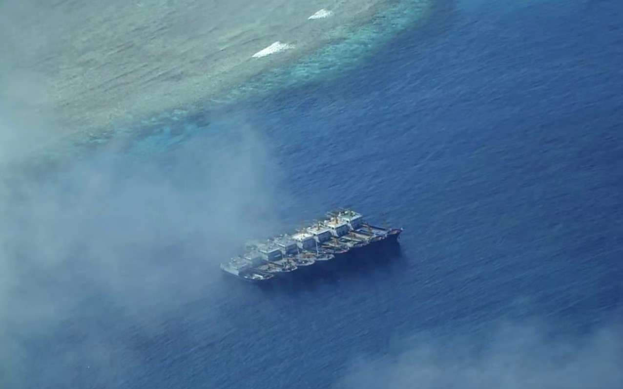 菲律宾称在有争议的岛屿附近发现中国海军舰艇