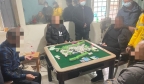 郑州一男子在家中开赌场盈利近万元，被警方刑拘