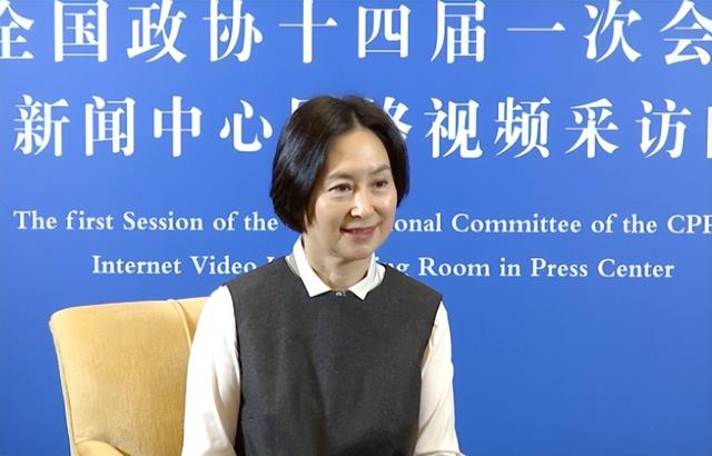 女赌王何超琼首次到北京开会，直言自己是大湾区人，还成功当选政协常委