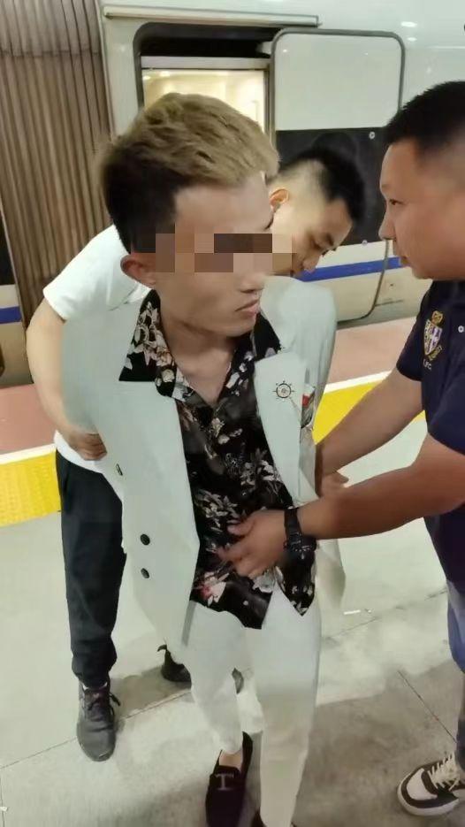 “蛇头”团伙将人骗至境外从事电诈、赌博，重庆警方抓获5人