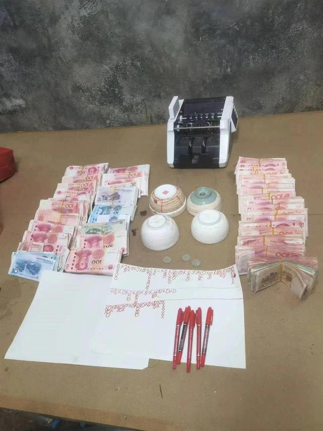 湖北崇阳警方抓获流窜赌博团伙，涉案总金额达30余万元