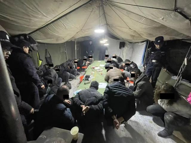 搭建帐篷进行赌博，临洮公安抓获涉赌人员25人