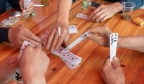 年底严查赌博：重点打击6类人，亲戚朋友打牌打麻将算赌博吗？