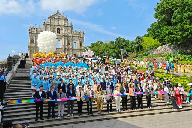 幻彩大巡游今日举行  1,800名表演者打扮夺目  穿越澳门历史城区旧街老巷